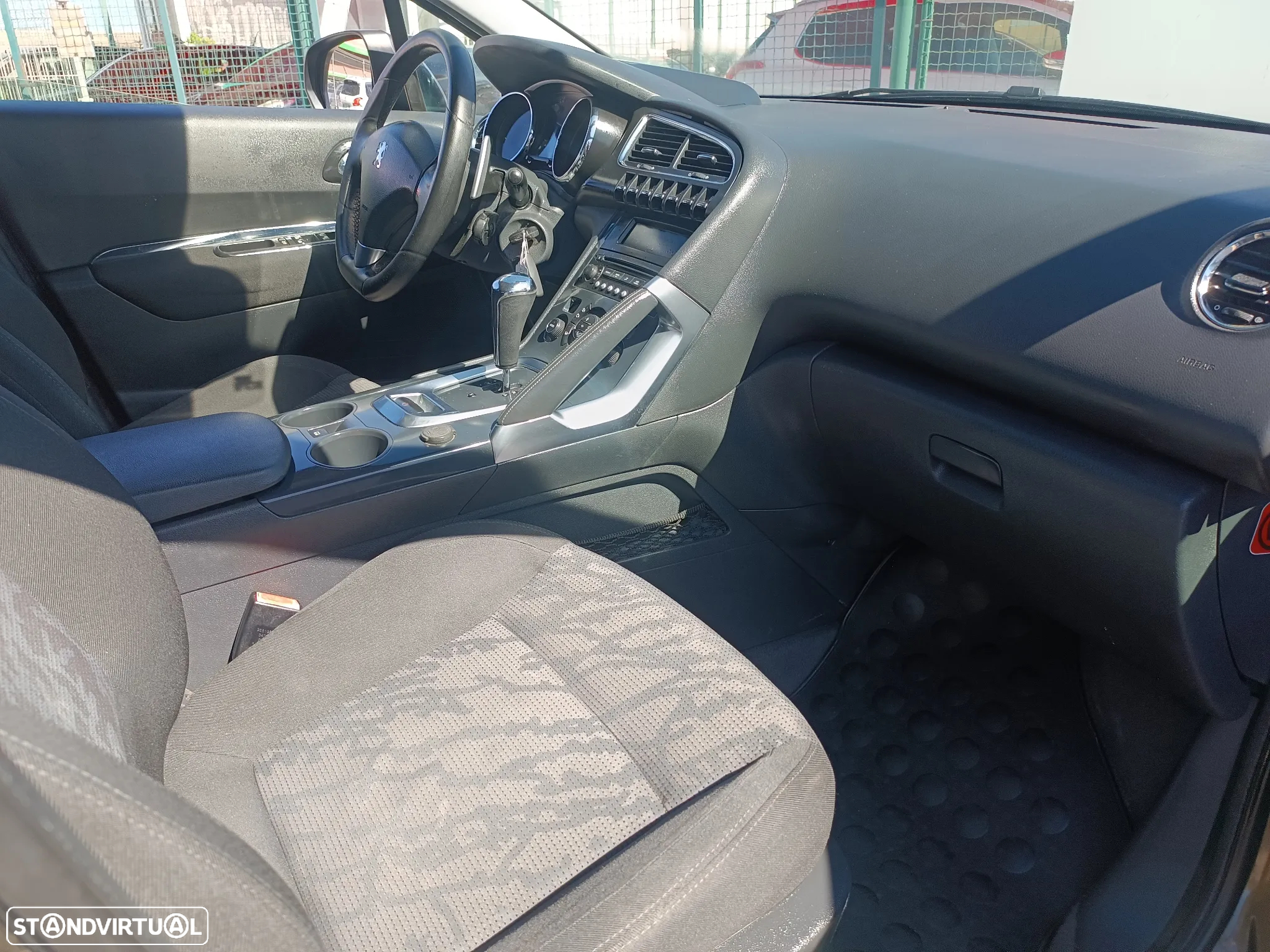 Peugeot 3008 1.6 HDi Sport CMP6 - 24