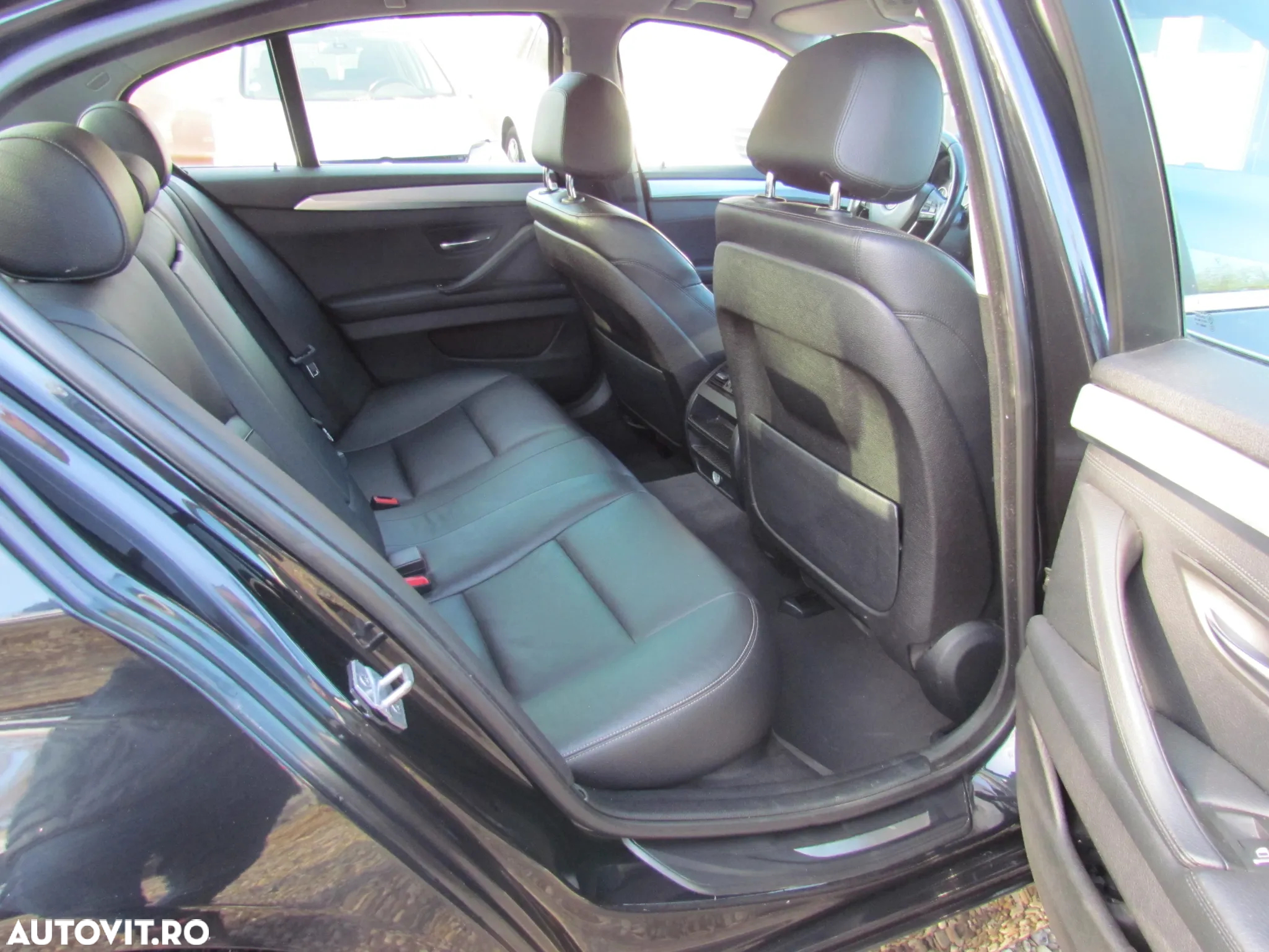 BMW Seria 5 530d xDrive Aut. - 9