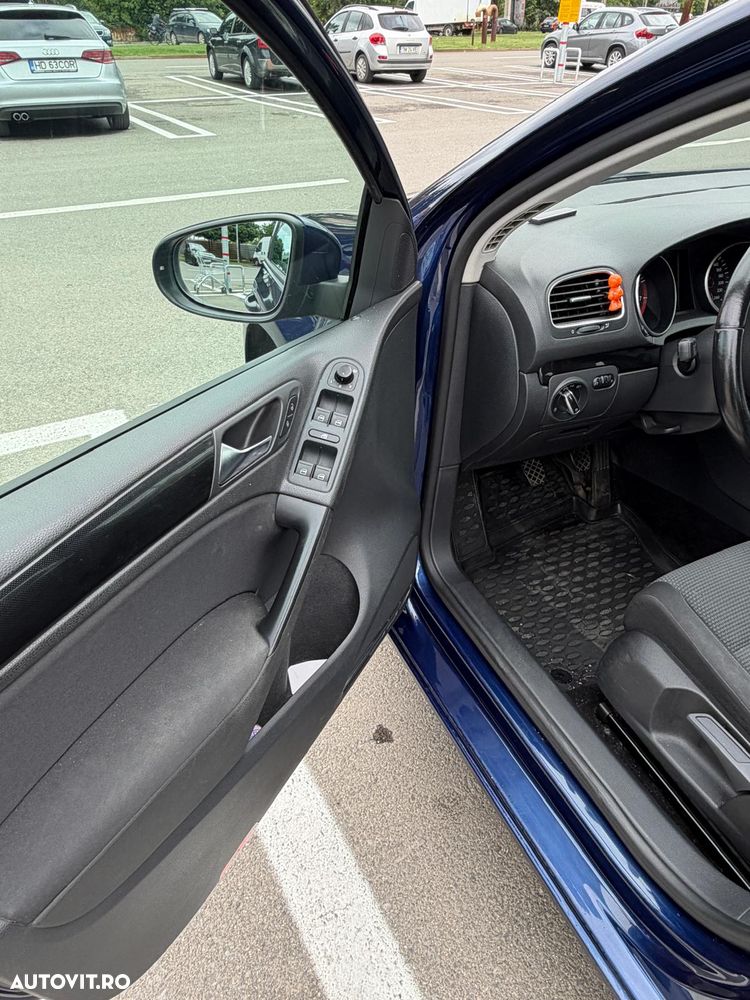 Volkswagen Golf - 10