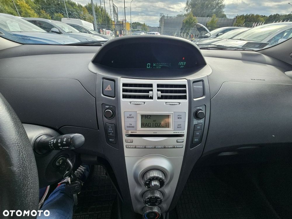Toyota Yaris 1.3 VVT-i Luna - 16