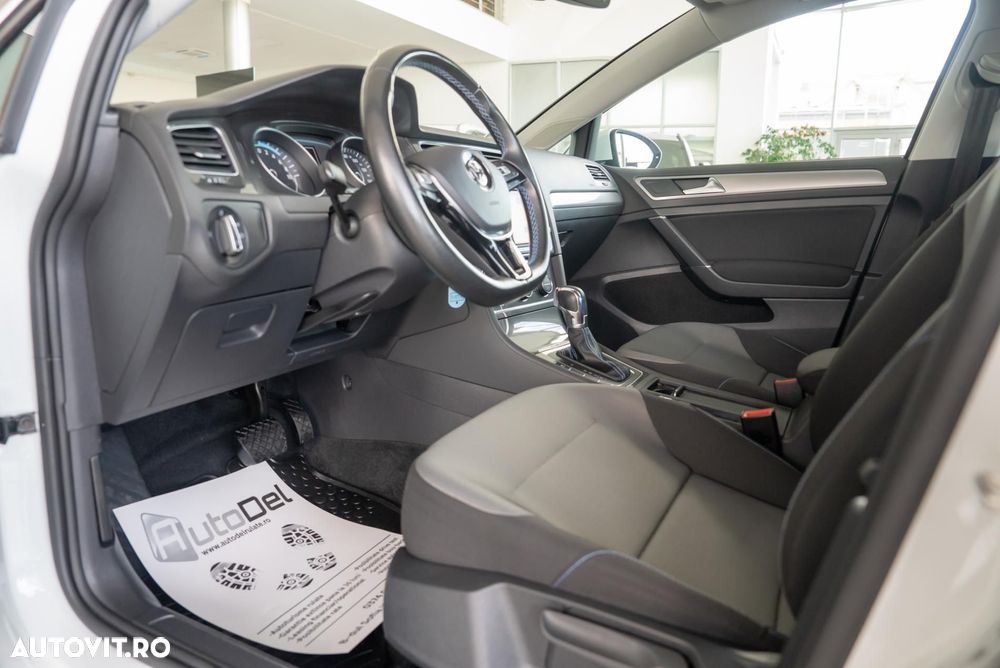 Volkswagen Golf - 15