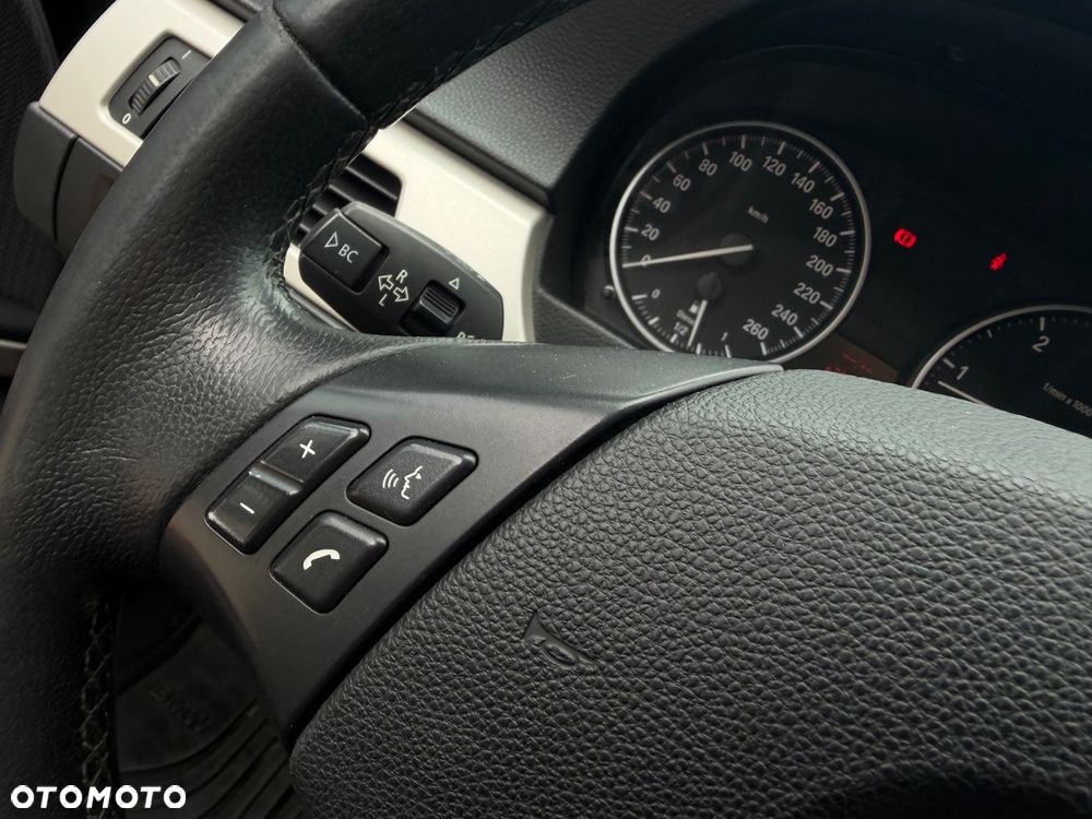 BMW Seria 3 318d DPF Edition Lifestyle - 21