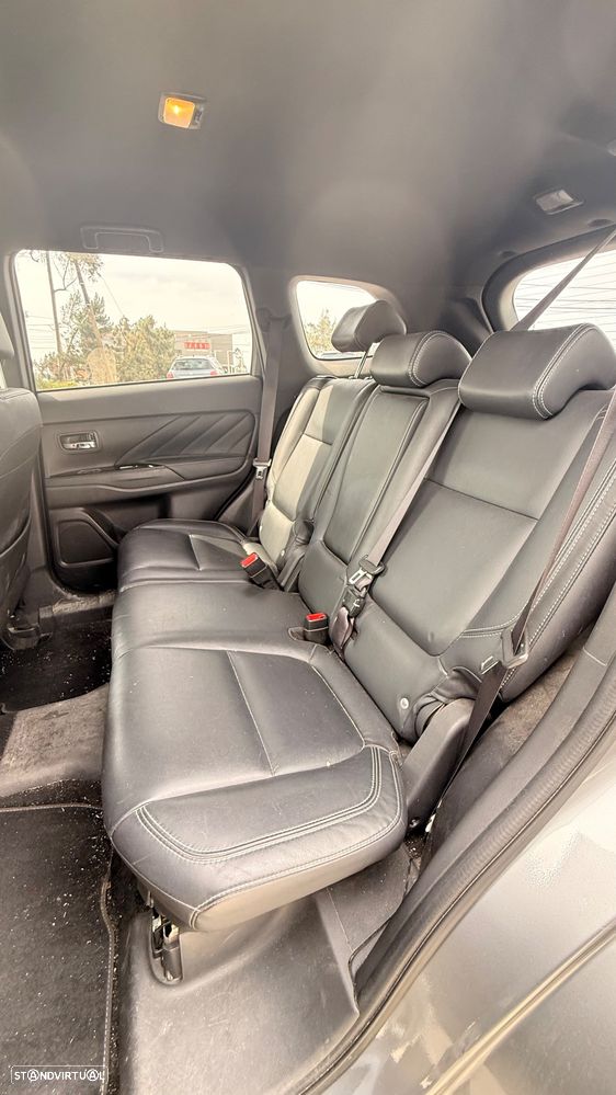 Mitsubishi Outlander - 19