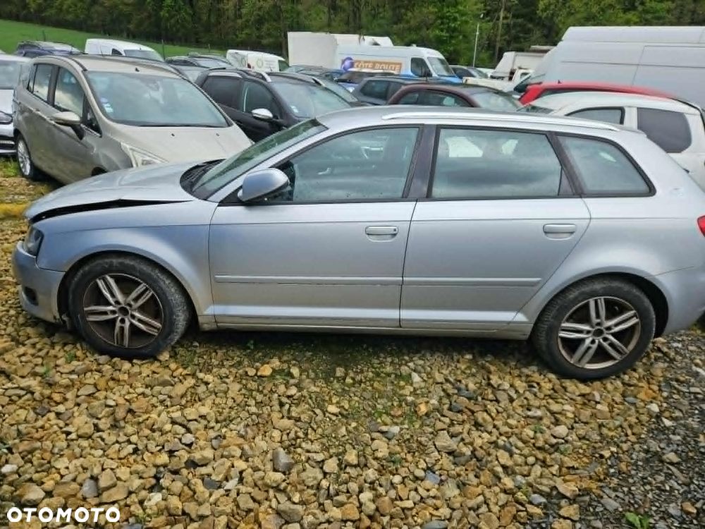 Audi A3 Sportback 2.0 TDI DPF Ambiente - 8