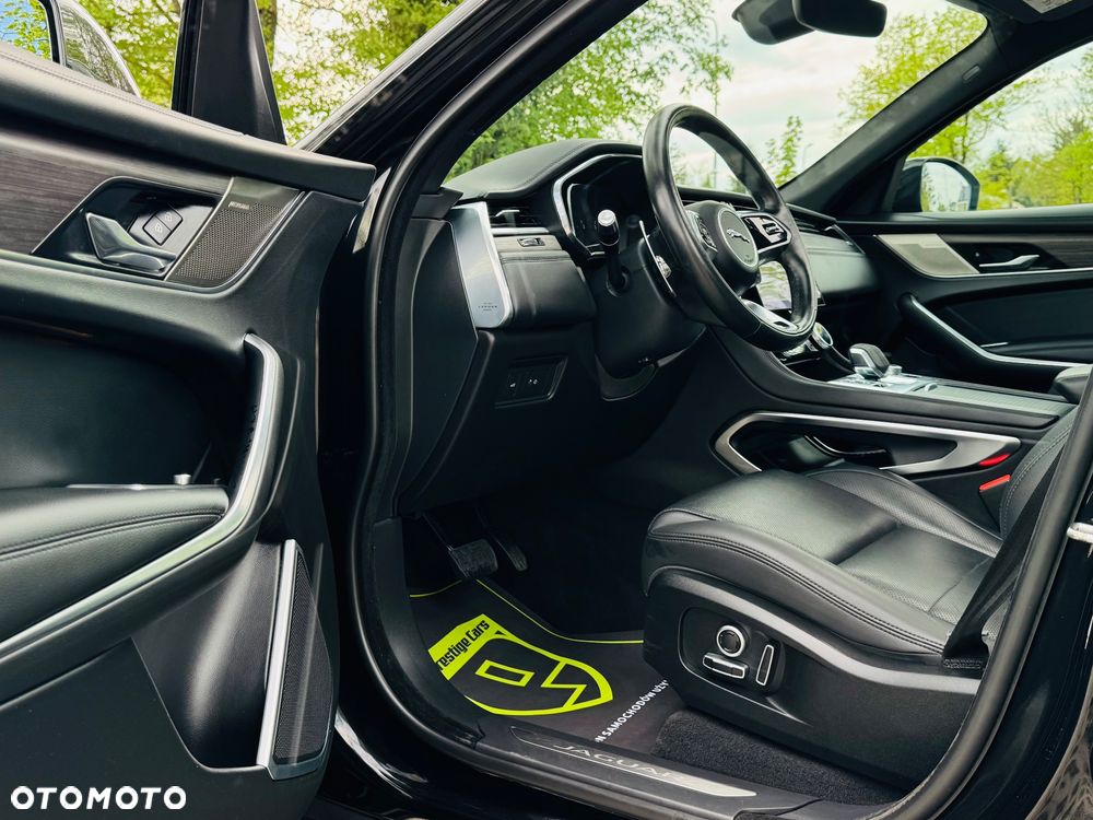 Jaguar F-Pace D200 AWD R-Dynamic HSE - 23