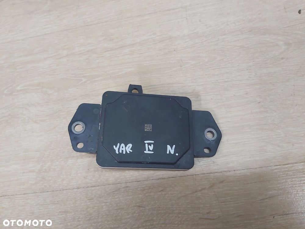 Toyota Yaris IV Radar przód distronic sensor ACC 88210-0D040 - 1