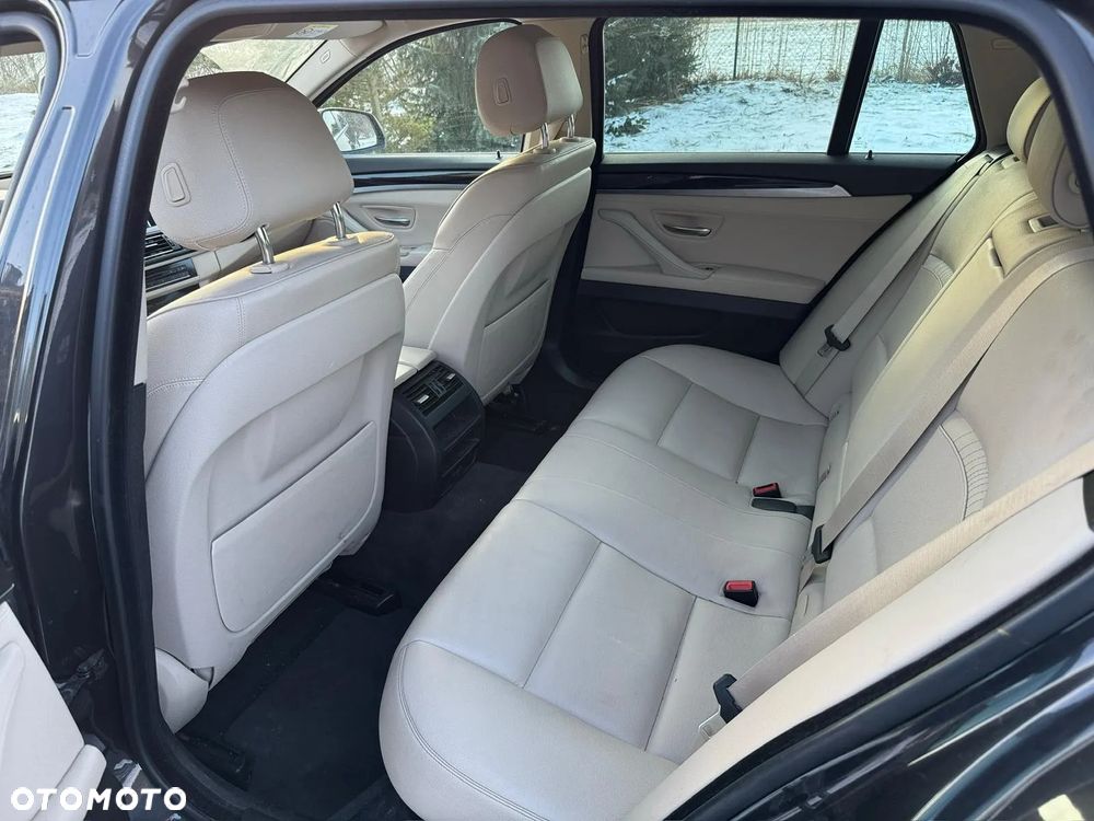 BMW Seria 5 525d xDrive Luxury Line - 4