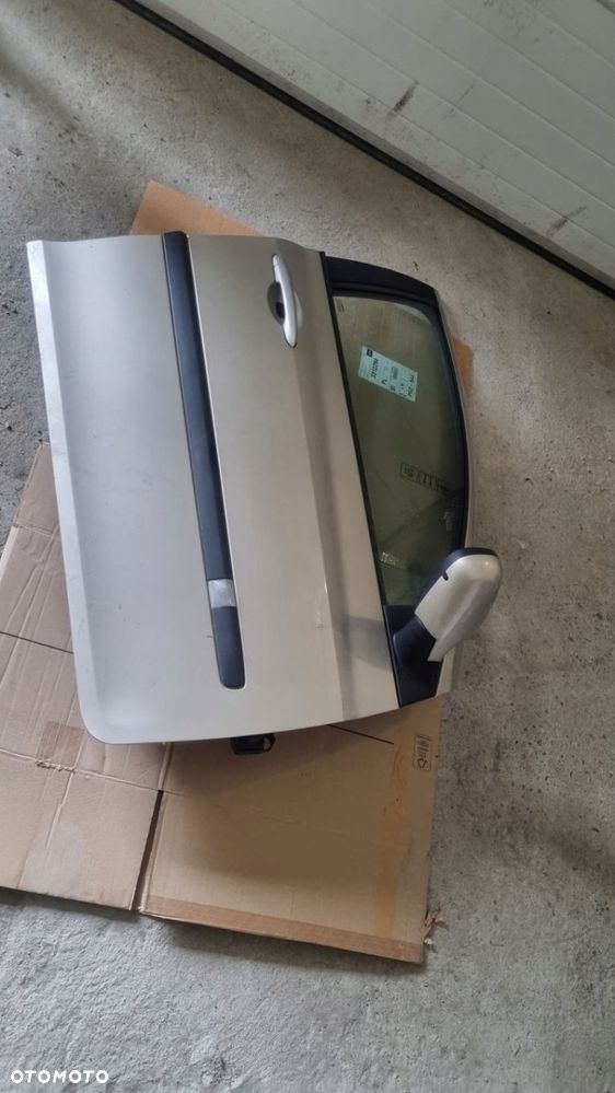Dzwi clio III klapa tyl - 7