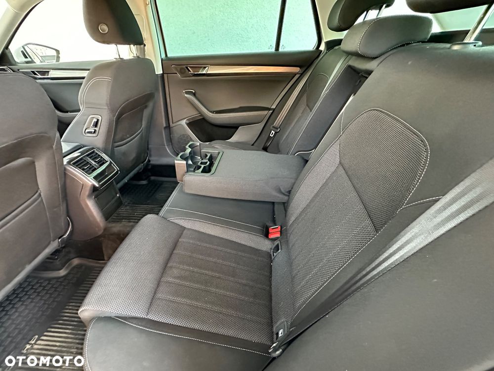 Skoda Superb 2.0 TDI Style DSG7 - 31