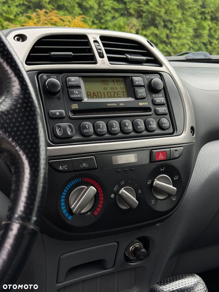 Toyota RAV4 2.0 VVT-i 4x4 - 25