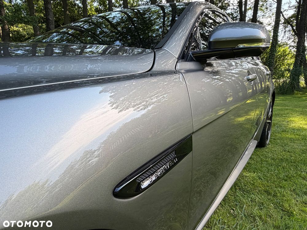 Jaguar XE P250 R-Dynamic S - 16