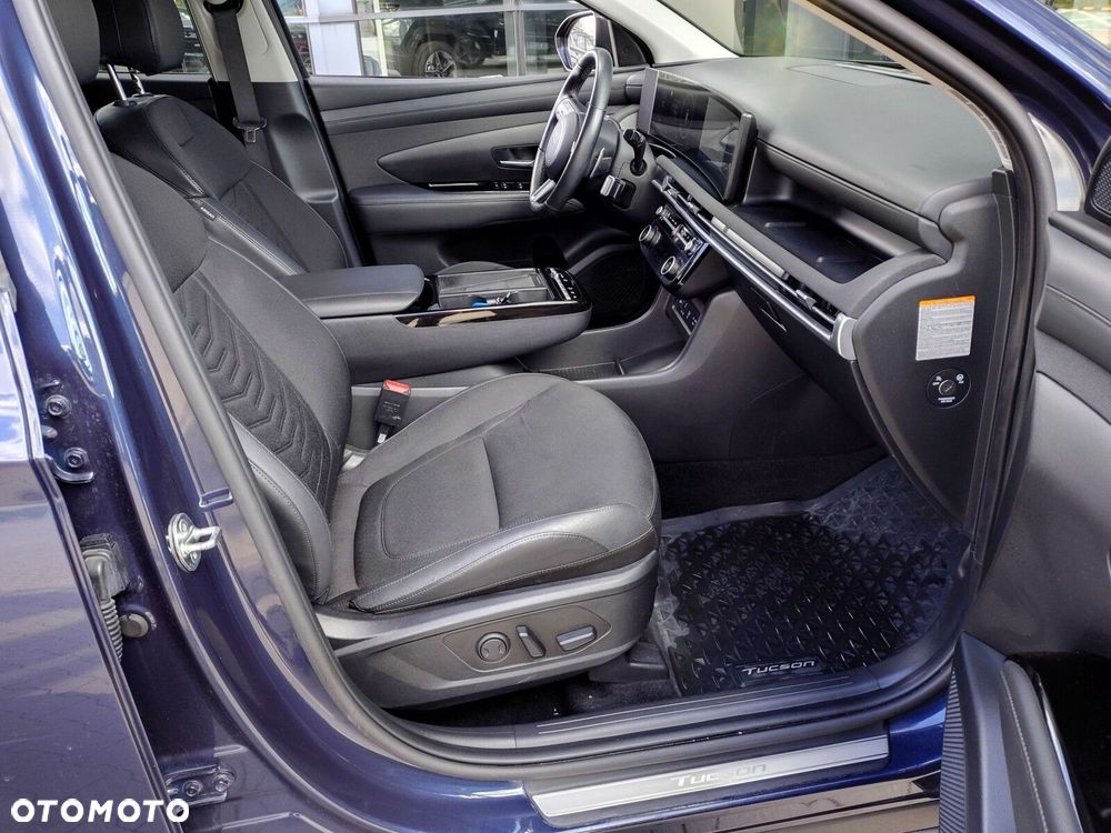 Hyundai Tucson 1.6 T-GDi HEV Executive 2WD - 29