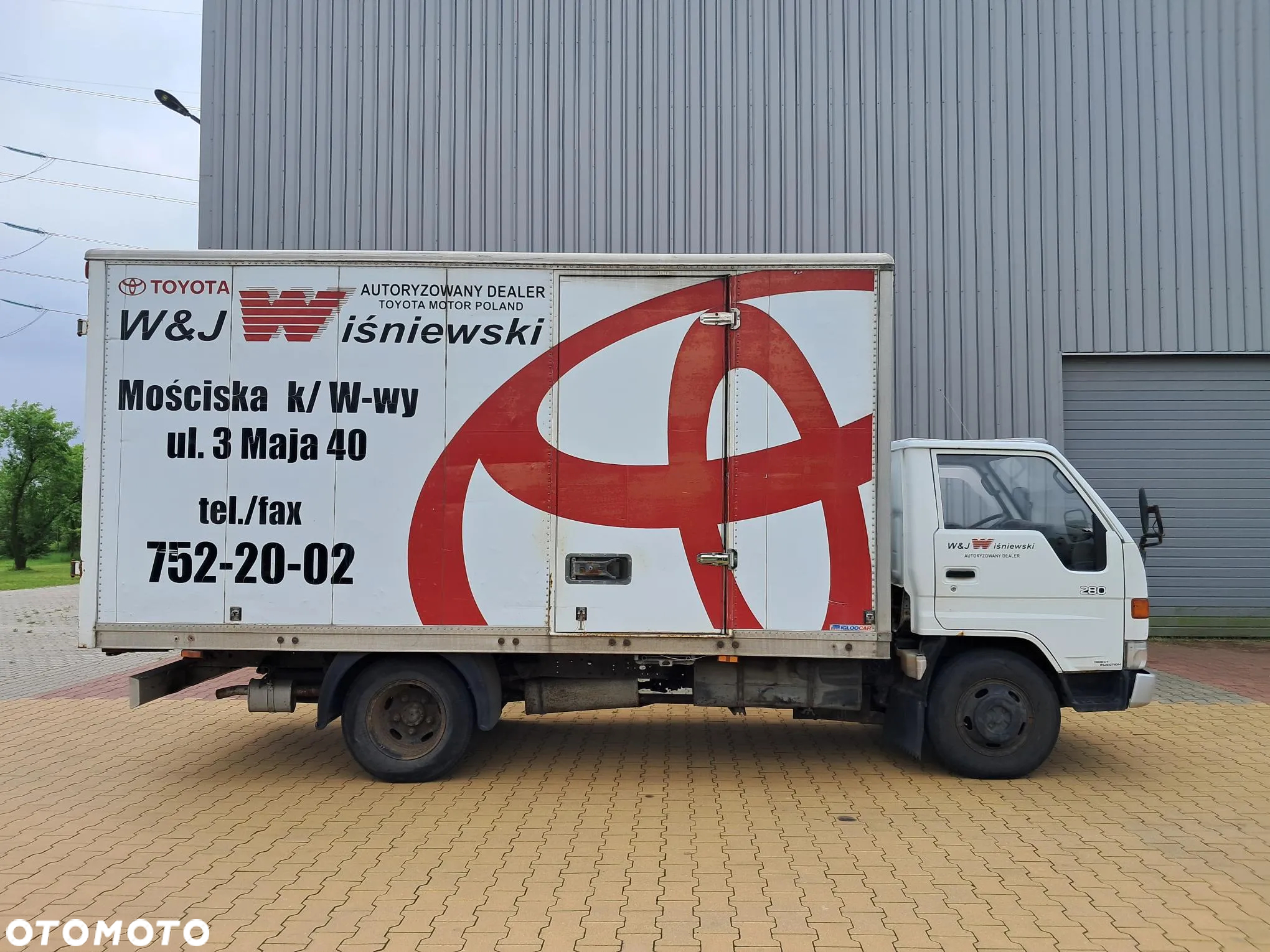 Toyota DYNA - 4