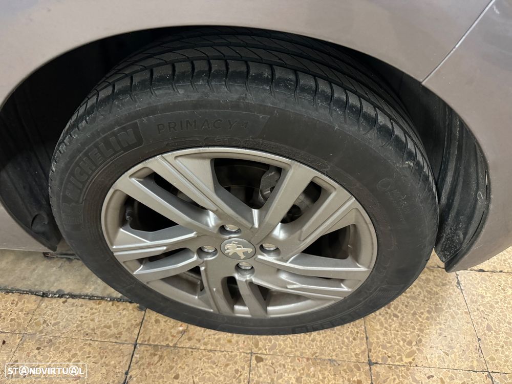 Peugeot 208 1.2 PureTech Allure - 7