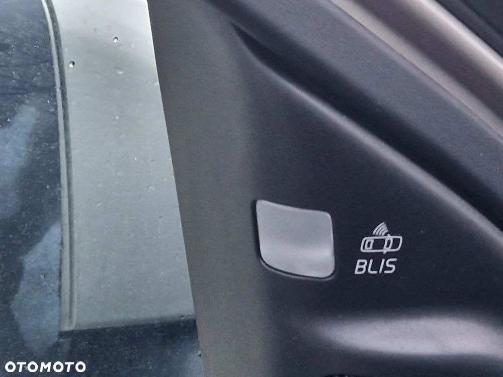 Volvo V70 2.5T AWD Summum - 24