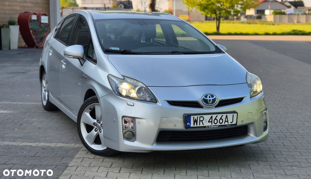 Toyota Prius (Hybrid) Life - 2