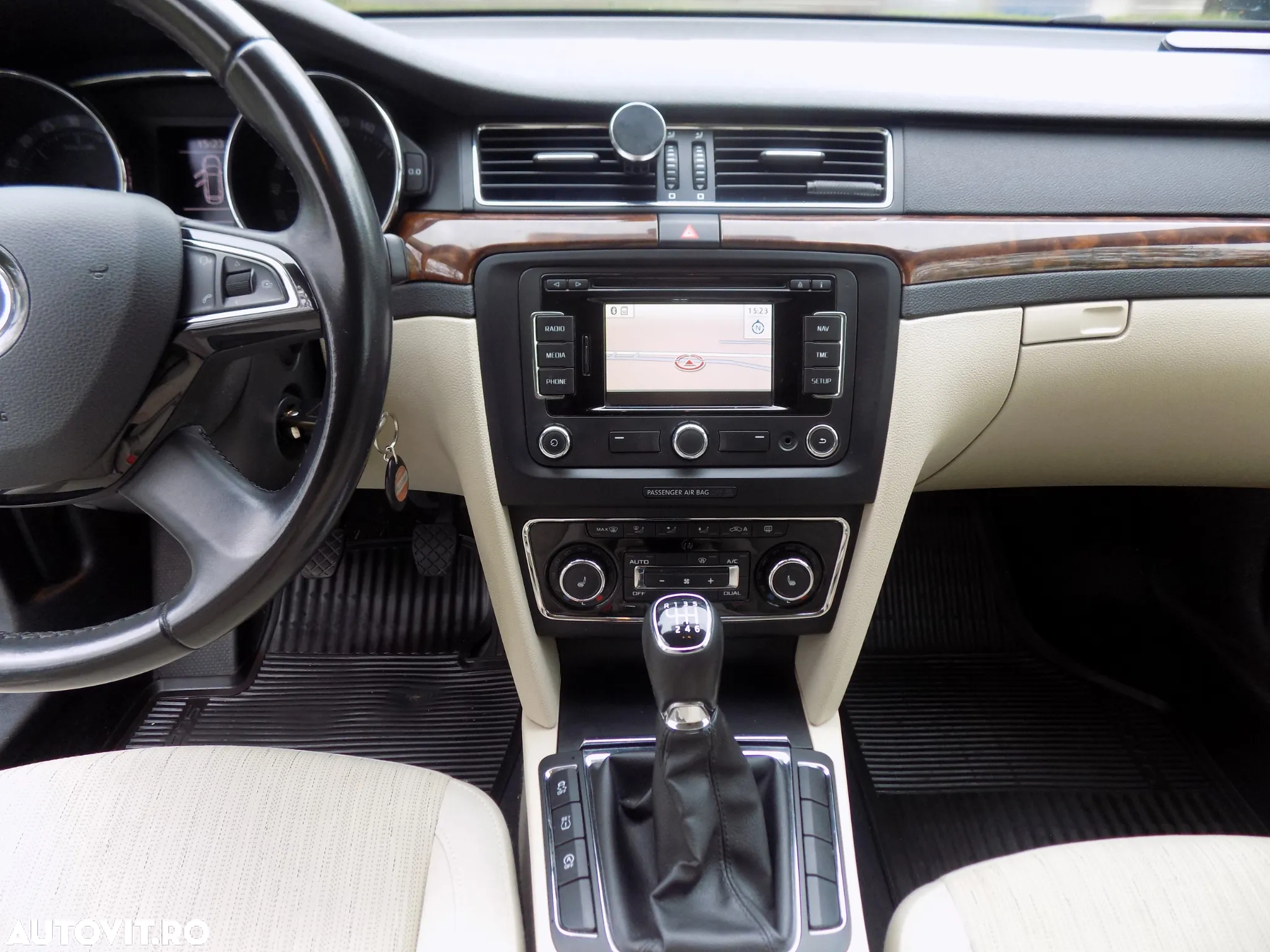 Skoda Superb Combi 2.0 TDI Elegance - 15
