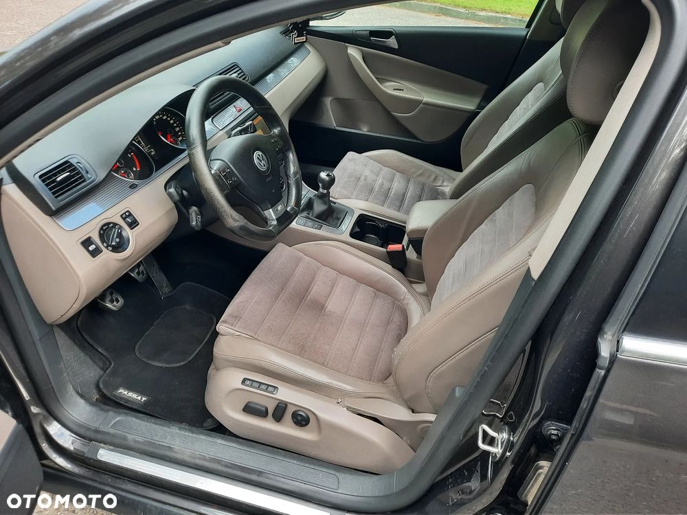 Volkswagen Passat 2.0 TDI DPF R-Line Edition Plus - 17