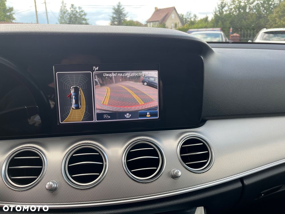 Mercedes-Benz Klasa E 200 d 9G-TRONIC - 32