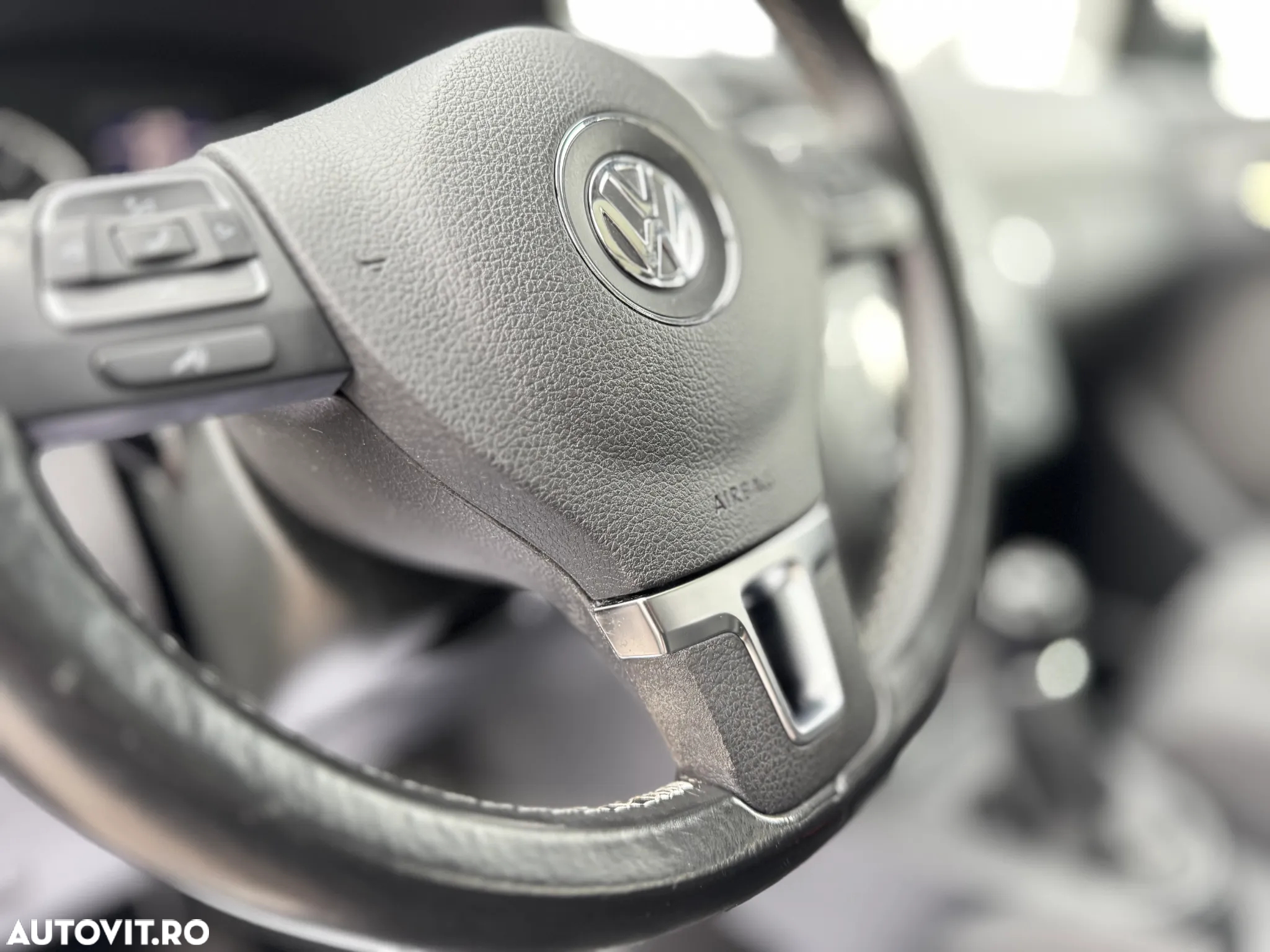 Volkswagen Touran 2.0 TDI DPF BlueMotion Technology MATCH - 17