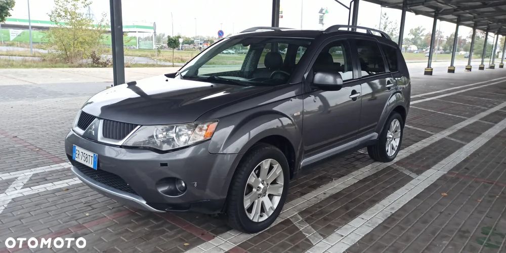 Mitsubishi Outlander 2.2 DID Intense + - 3