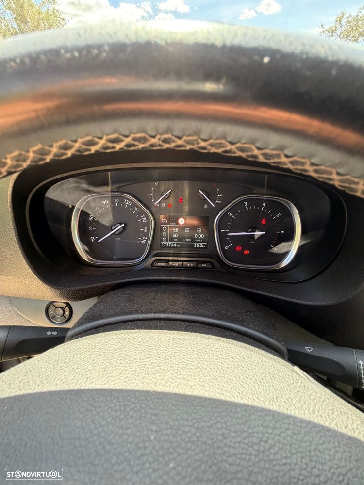 Renault VIVARO - 12