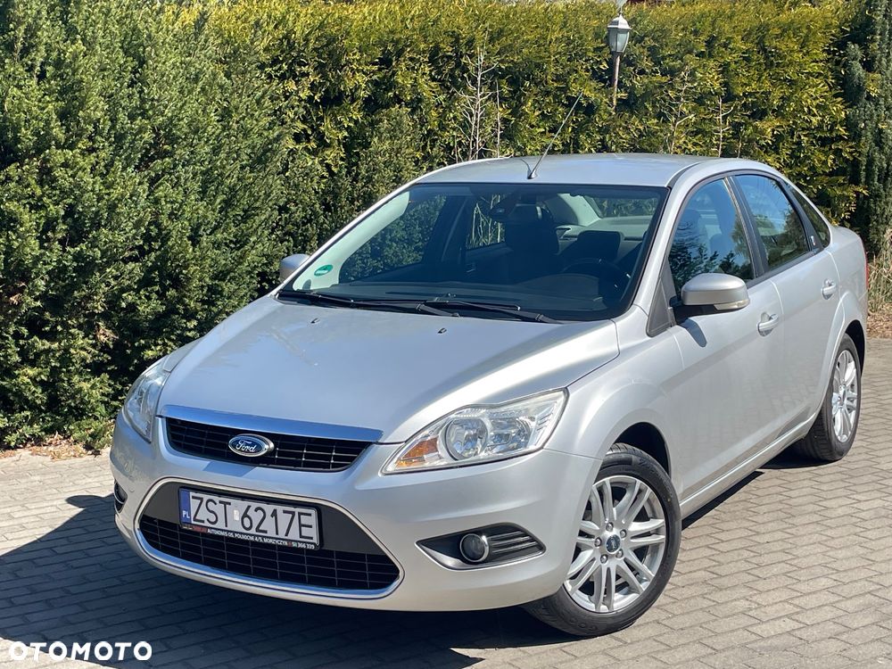 Ford Focus 1.6 Ghia - 26