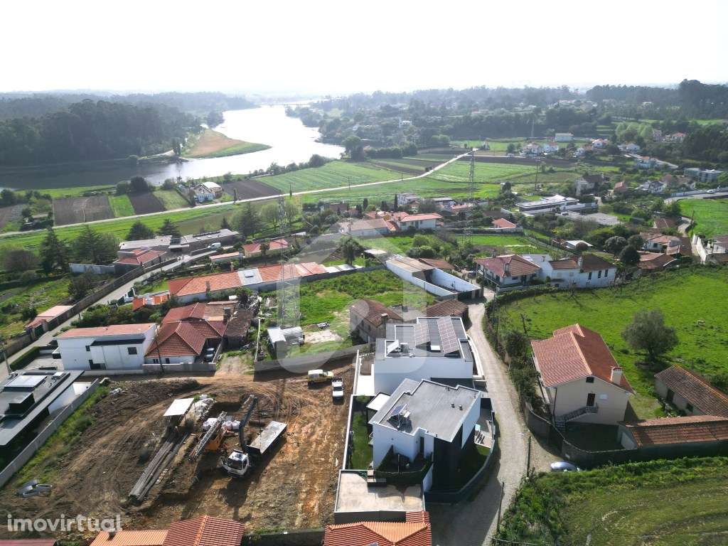 Moradia T3 + Escritório, com Vista para o Rio - Grande imagem: 2/36