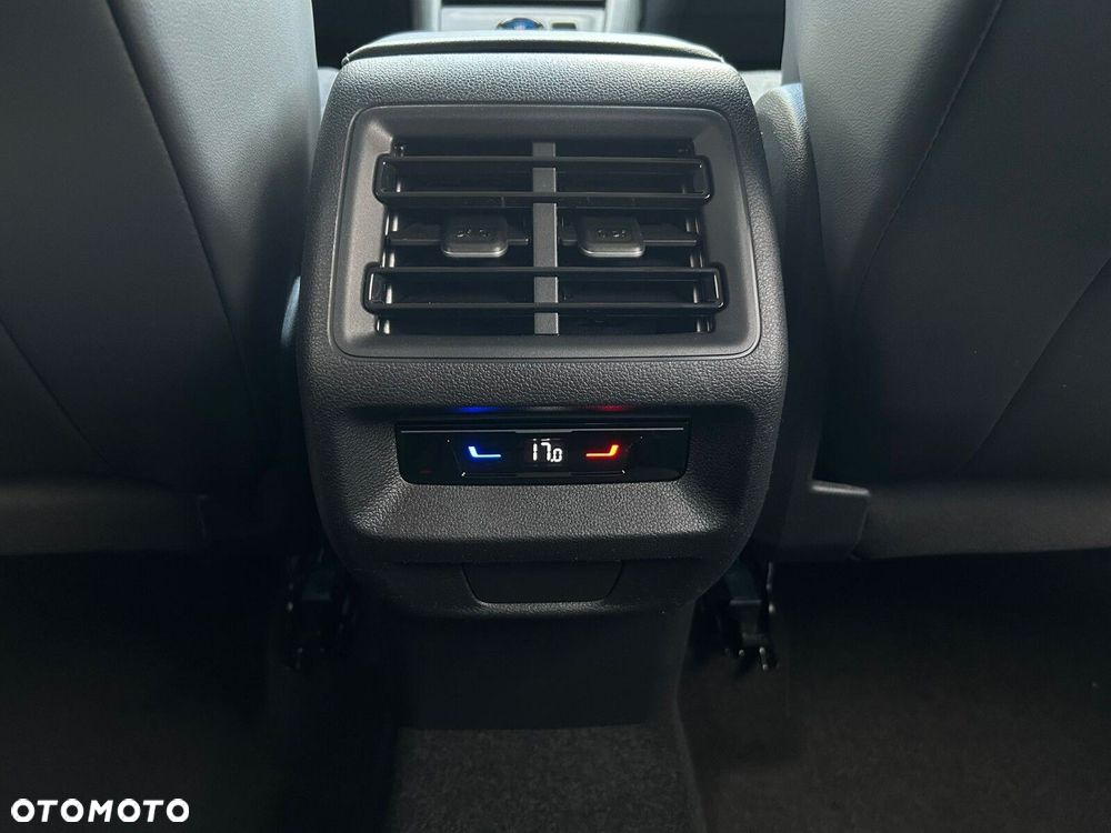 Volkswagen Tiguan - 26