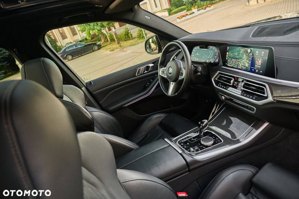 BMW X5 M M50i - 31