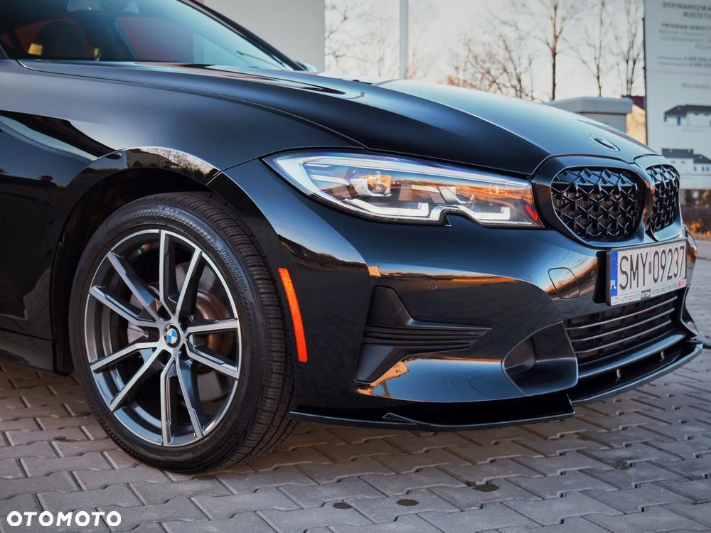 BMW Seria 3 330i xDrive M Sport - 12