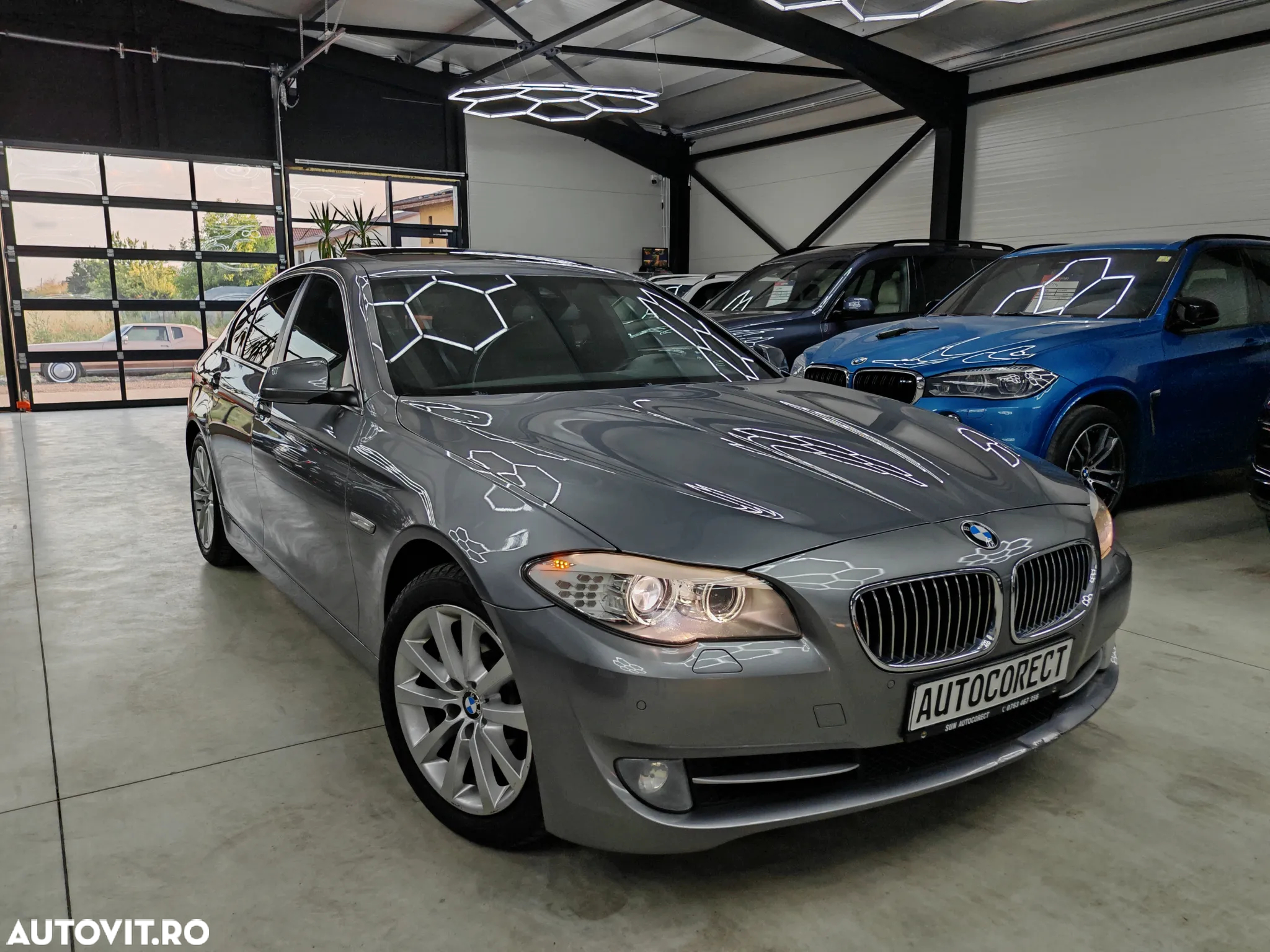 BMW Seria 5 520i Sport-Aut. - 2
