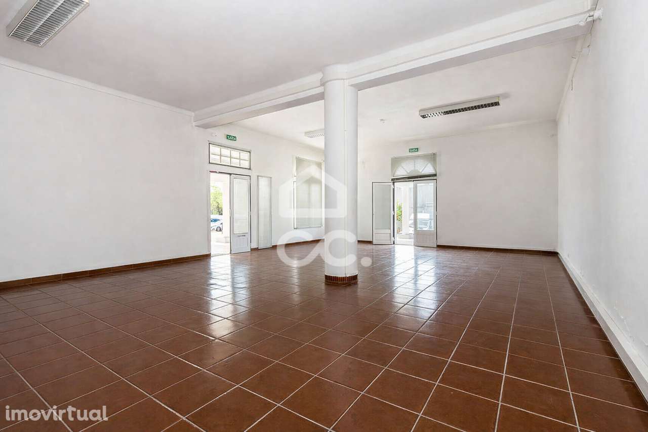 Espaço Comercial de 210,90 m² c/ Dois Pisos | Praça Vila Académica, Év - Grande imagem: 2/22