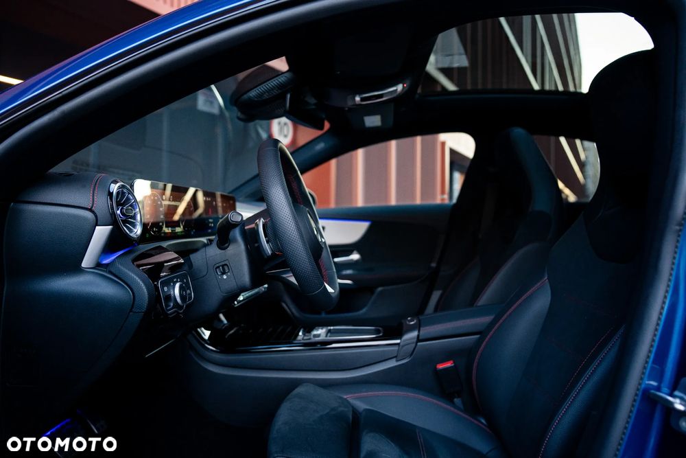 Mercedes-Benz CLA 220 mHEV 4-Matic AMG Line 8G-DCT - 12