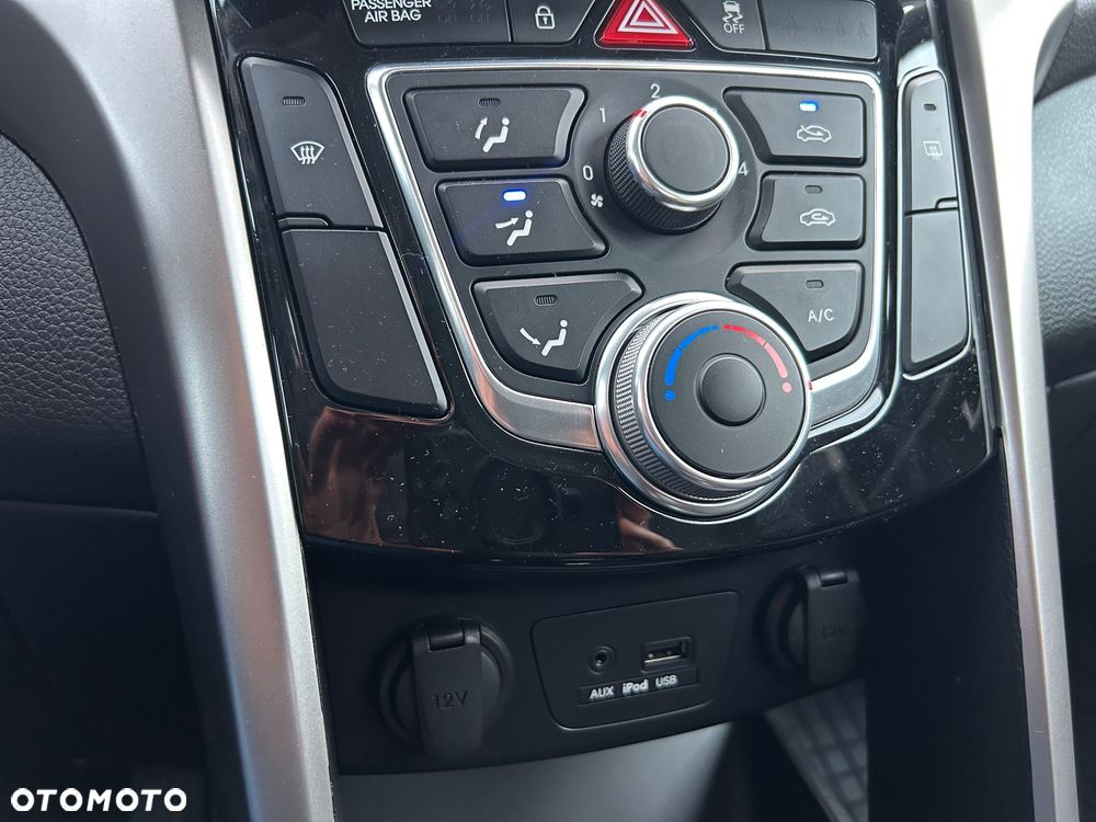 Hyundai i30 1.6 Comfort - 27