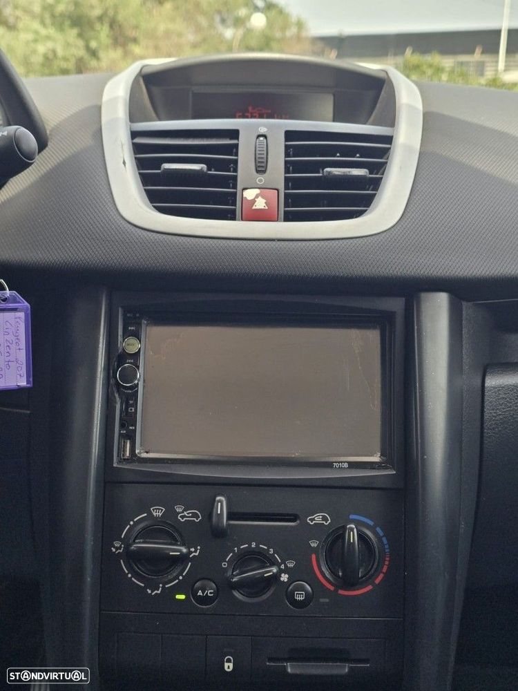Peugeot 207 1.4 16V Trendy - 17