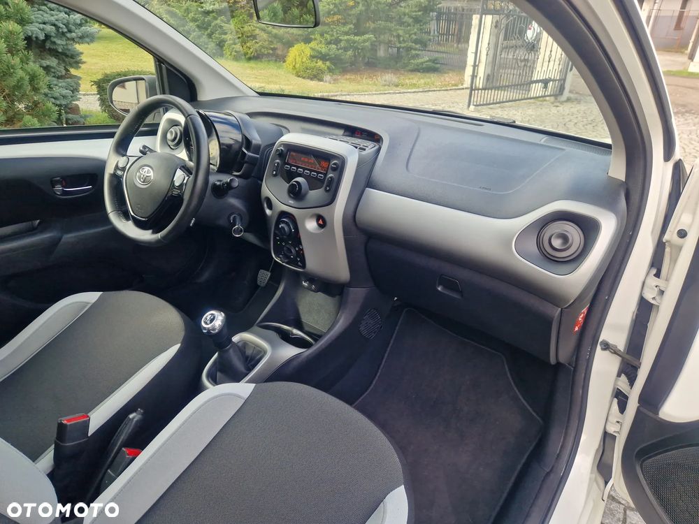 Toyota Aygo x-cite - 13