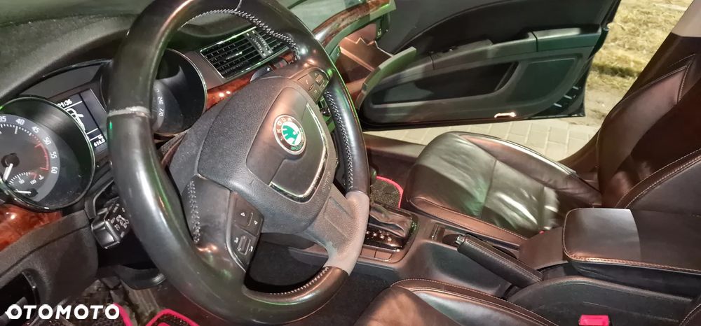 Skoda Superb 2.0 TDI Ambition DSG - 14