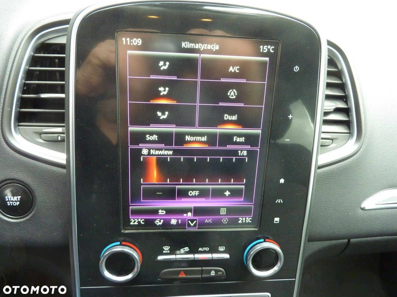 Renault Grand Scenic - 36