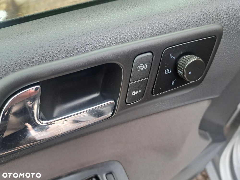 Volkswagen Polo 1.6 Tour - 9