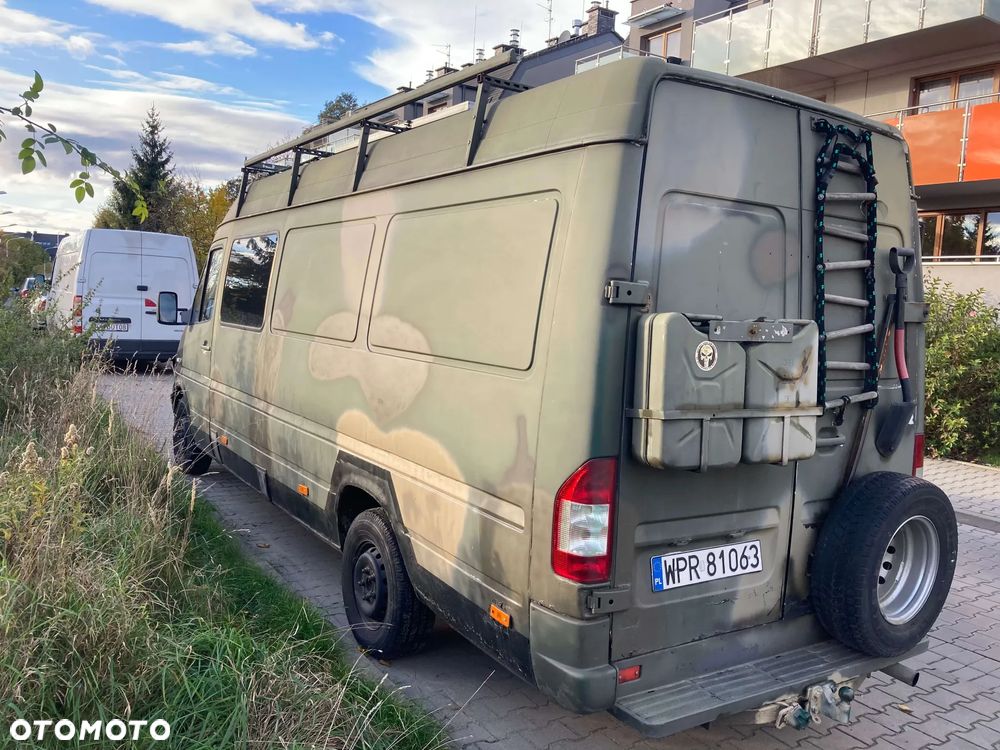 Mercedes-Benz Sprinter - 4
