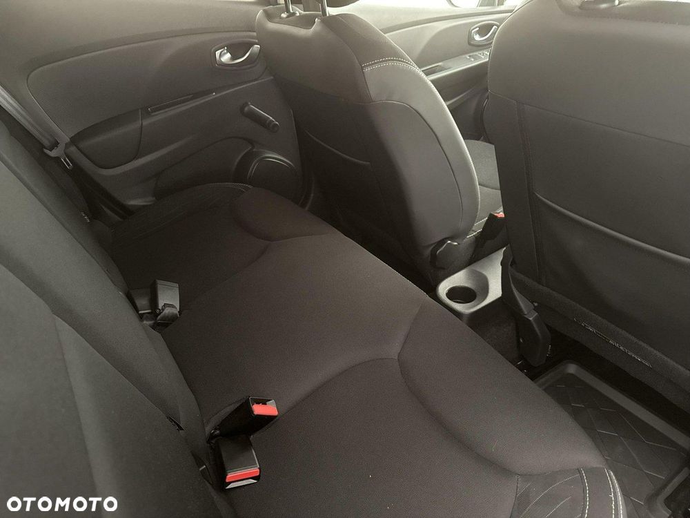 Renault Clio - 23