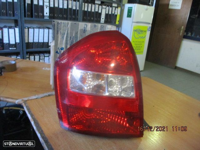 Farol Tras STOP2356 KIA CERATO 2005 5P ESQ White - 4