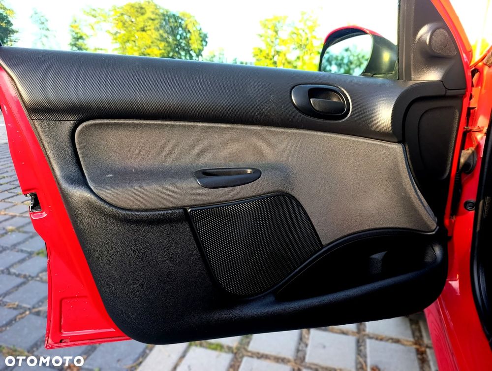 Peugeot 206 plus 75 - 25