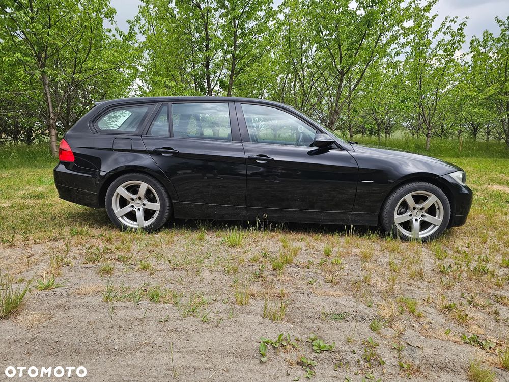 BMW Seria 3 318d - 3