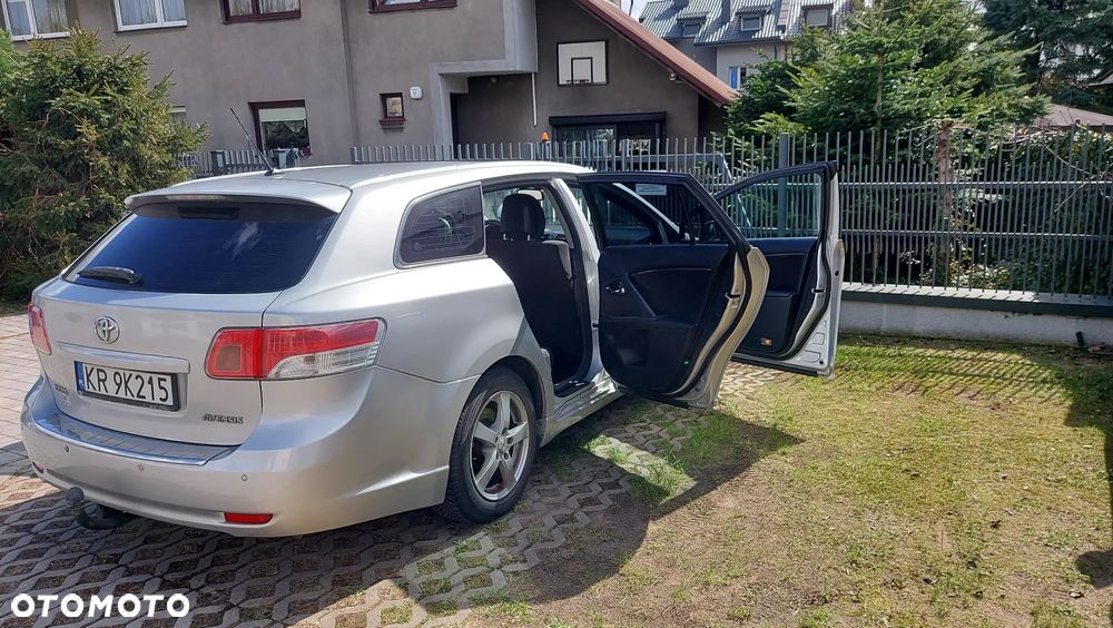 Toyota Avensis 2.0 D-4D Sol - 20