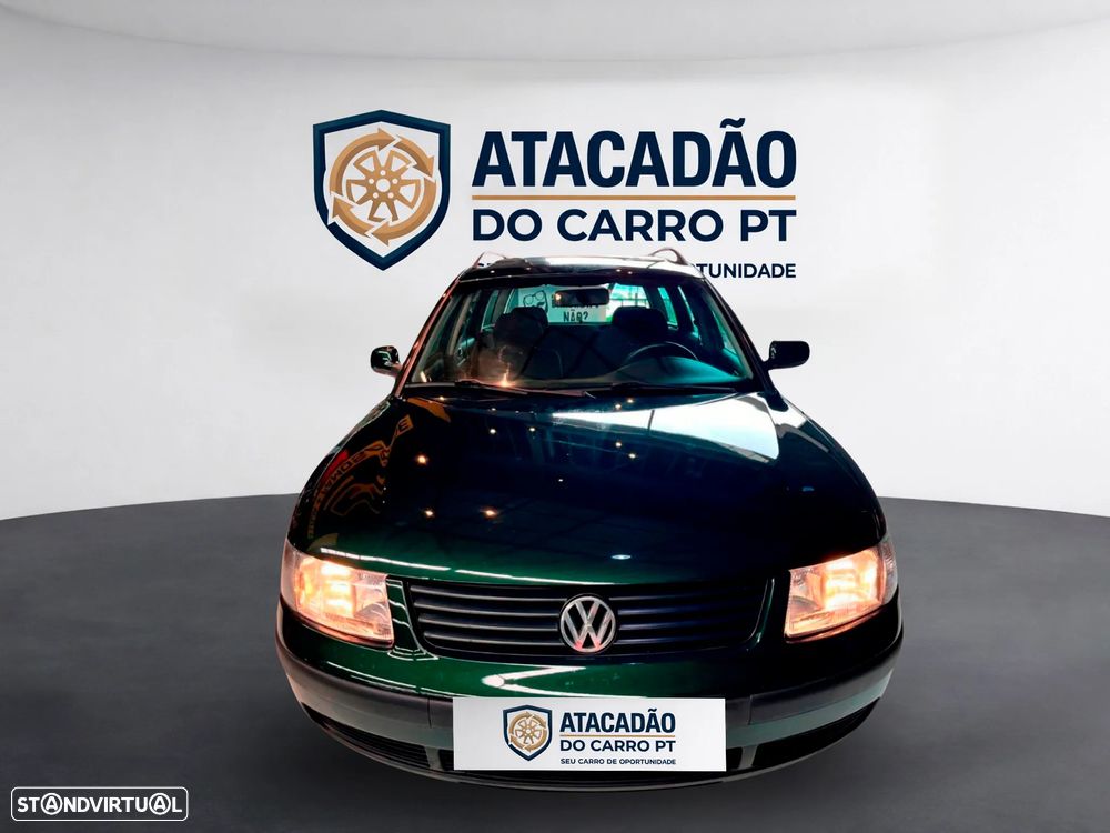 VW Passat Variant - 4