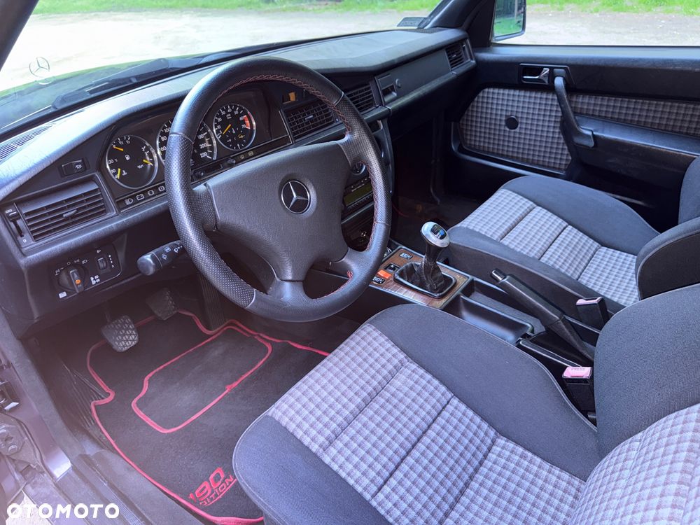 Mercedes-Benz W201 (190) - 19
