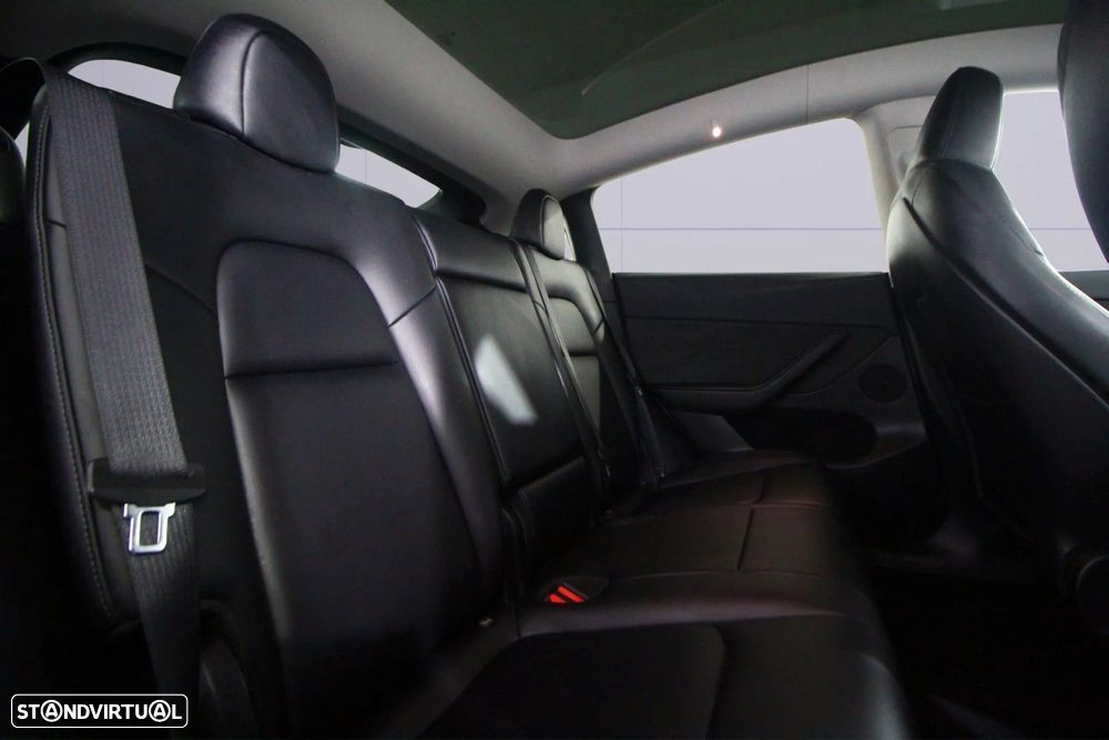 Tesla Model Y Standard - 14