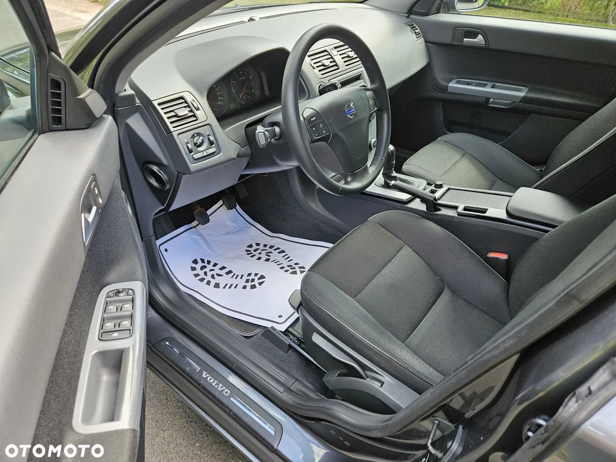 Volvo V50 2.0 Momentum - 11